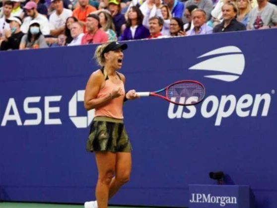 羽毛球队在 羽毛球队在