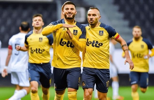 作球队前行 作球队前行